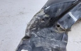 Крылья для Ford Explorer 2013 года на фотографиях