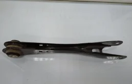 Качающийся рычаг правый для BMW X3 на фотографиях