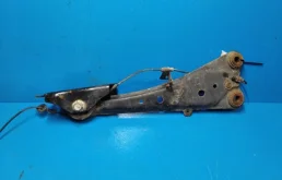 Рычаг продольный задний левый для Toyota RAV4 2011 года на фотографиях