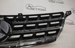 Решетка радиатора для Mercedes-Benz M class 2015 года на фотографиях