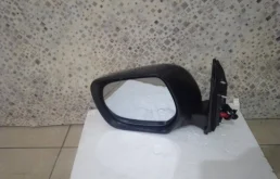 Зеркало боковое левое для Toyota Land Cruiser 2014 года на фотографиях