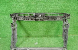 Панель радиатора (телевизор) для Volkswagen Golf 2015 года на фотографиях