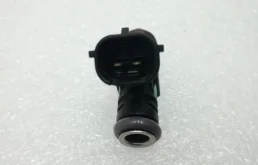 Форсунка топливная для Skoda Octavia 2015 года на фотографиях