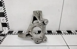 Кулак поворотный правый для Skoda Octavia 2020 года на фотографиях