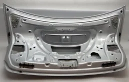 Крышка багажника для Audi A4 2015 года на фотографиях