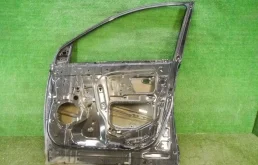 Дверь передняя правая для Toyota RAV4 2014 года на фотографиях