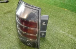 Фонарь левый для Toyota Land Cruiser 2011 года на фотографиях