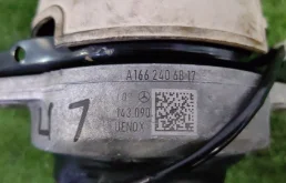 Опора двигателя передняя левая верхняя для Mercedes-Benz GL class 2016 года на фотографиях