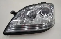 Фары для Mercedes-Benz M class 2006 года на фотографиях