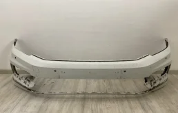 Бампер для Volkswagen Passat 2020 года на фотографиях