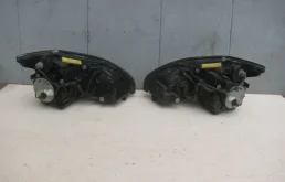 Фара правая для Lexus RX 2003 года на фотографиях