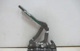 Петля капота правая для Hyundai Tucson 2020 года на фотографиях