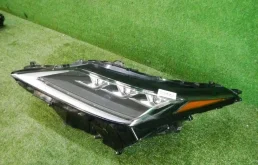 Фара левая для Lexus RX 2022 года на фотографиях