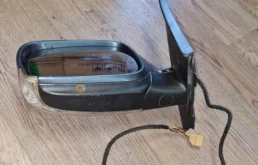 Стекла и зеркала для Volkswagen Touareg 2002 года на фотографиях