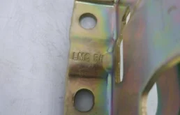 Петля капота правая для Hyundai ix35 на фотографиях