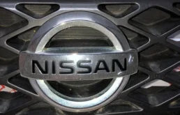 Решетка радиатора для Nissan X-Trail 2001 года на фотографиях