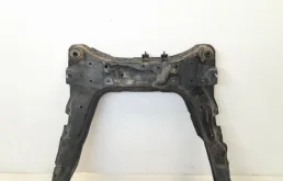 Подрамник двигателя для Nissan Qashqai 2023 года на фотографиях