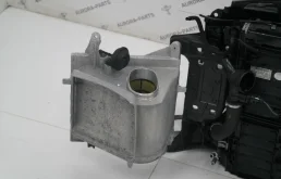 Панель радиатора (телевизор) для Porsche Panamera на фотографиях