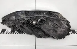 Фара левая для Audi Q8 на фотографиях