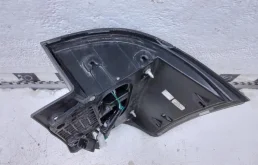 Фонарь внешний левый для Toyota Land Cruiser 2008 года на фотографиях