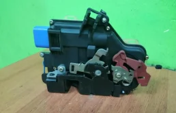 Уплотнитель передней правой двери для Skoda Octavia на фотографиях