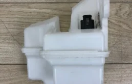 Бачок стеклоомывателя передний для Volkswagen Passat 2017 года на фотографиях