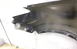 Кронштейн переднего бампера правый для Toyota RAV4 2013 года на фотографиях