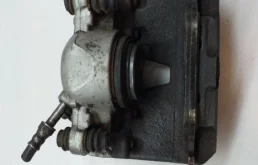 Суппорт передний левый для Audi A6 2015 года на фотографиях