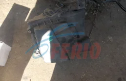 Корпус воздушного фильтра для Ford Focus 2009 года на фотографиях