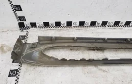 Накладка порога правая для Toyota Land Cruiser 2015 года на фотографиях