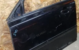 Дверь передняя левая для Volvo S40 2012 года на фотографиях