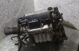 Двигатель без навесного для Mitsubishi Galant 2005 года на фотографиях