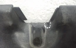 Кожух замка капота для Toyota RAV4 2025 года на фотографиях