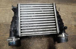 Интеркулер для Audi A4 2004 года на фотографиях