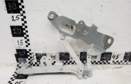 Петля капота левая для BMW 5er на фотографиях