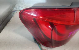 Крышка багажника для BMW 5er 2010 года на фотографиях