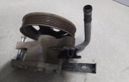 Насос ГУР для Kia Rio 2016 года на фотографиях