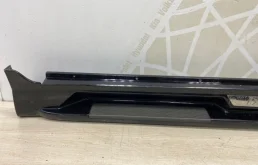 Накладка порога левая для Hyundai ix35 2010 года на фотографиях