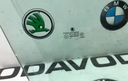 Стекло двери переднее правое для Skoda Octavia 2010 года на фотографиях