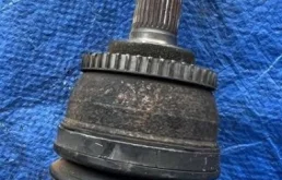 Привод передний правый для Nissan X-Trail 2006 года на фотографиях