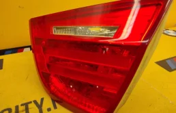 Фонарь правый для BMW 3er 2010 года на фотографиях