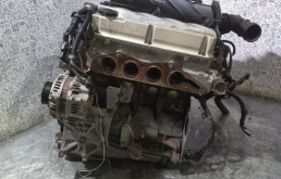 Двигатель без навесного для Mitsubishi Galant 2005 года на фотографиях