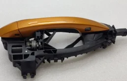 Уплотнитель передней правой двери для Audi A6 на фотографиях