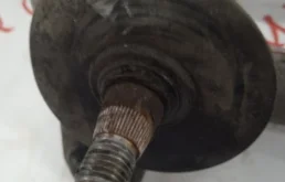 Трапеция стеклоочистителей для Nissan X-Trail 2014 года на фотографиях