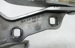 Петля капота левая для Mercedes-Benz S class на фотографиях