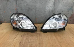 Фара правая для Nissan Teana 2006 года на фотографиях