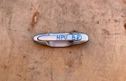 Двери для Mazda MPV 1999 года на фотографиях