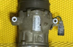 Компрессор кондиционера для Skoda Octavia 2015 года на фотографиях