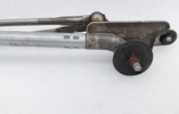 Трапеция стеклоочистителей для Nissan X-Trail 2019 года на фотографиях