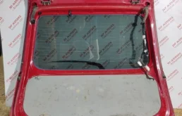 Крышка багажника для Nissan X-Trail 2001 года на фотографиях